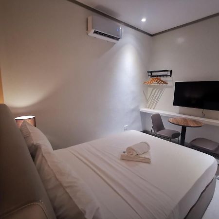 Yes Hotel Imus Cavite Extérieur photo