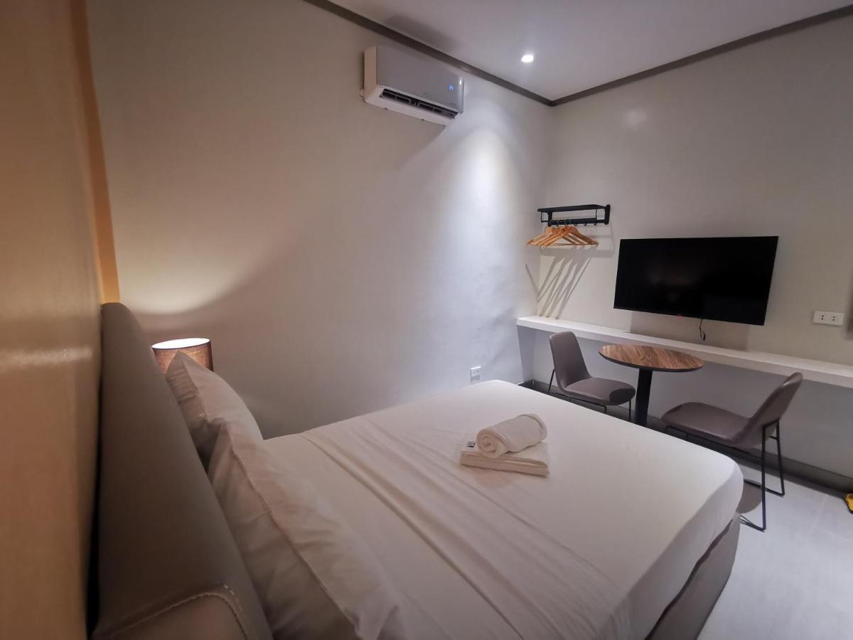 Yes Hotel Imus Cavite Extérieur photo