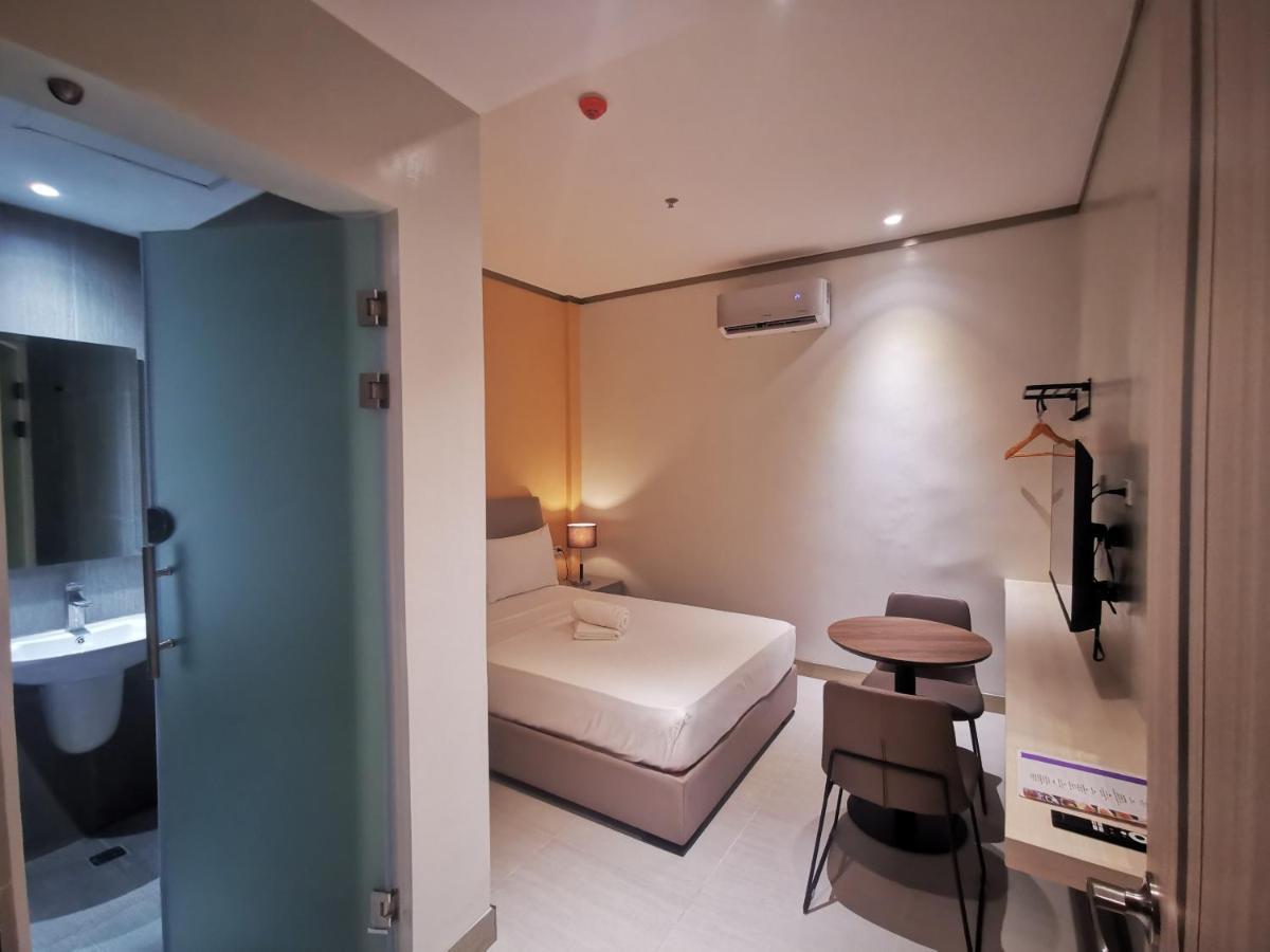 Yes Hotel Imus Cavite Extérieur photo