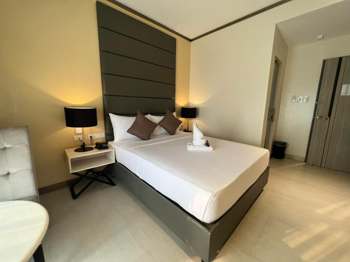 Yes Hotel Imus Cavite Extérieur photo