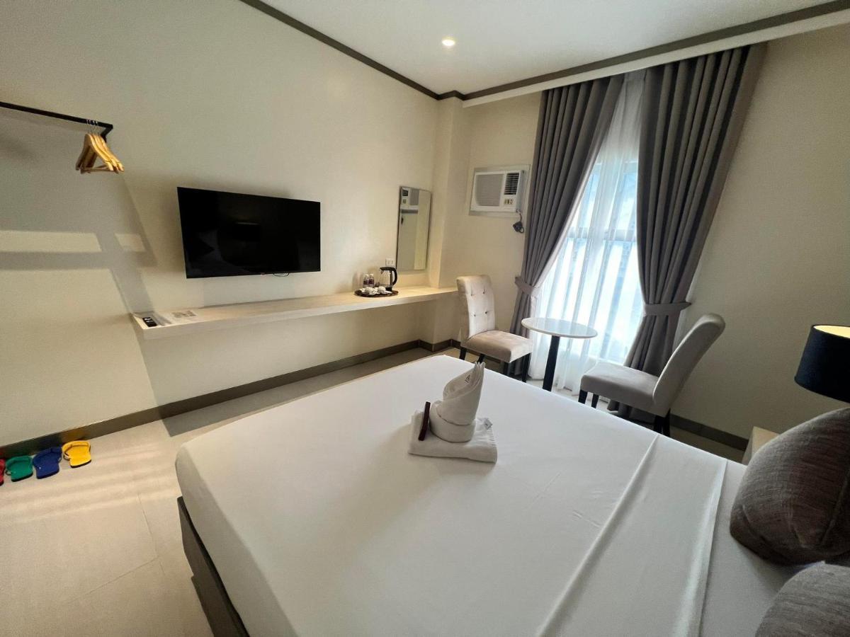 Yes Hotel Imus Cavite Extérieur photo