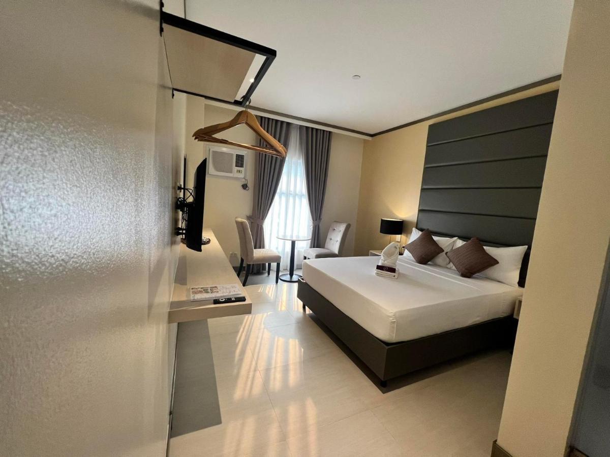 Yes Hotel Imus Cavite Extérieur photo