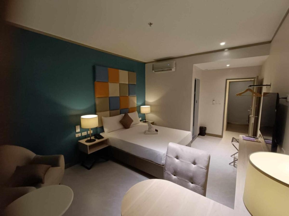 Yes Hotel Imus Cavite Extérieur photo