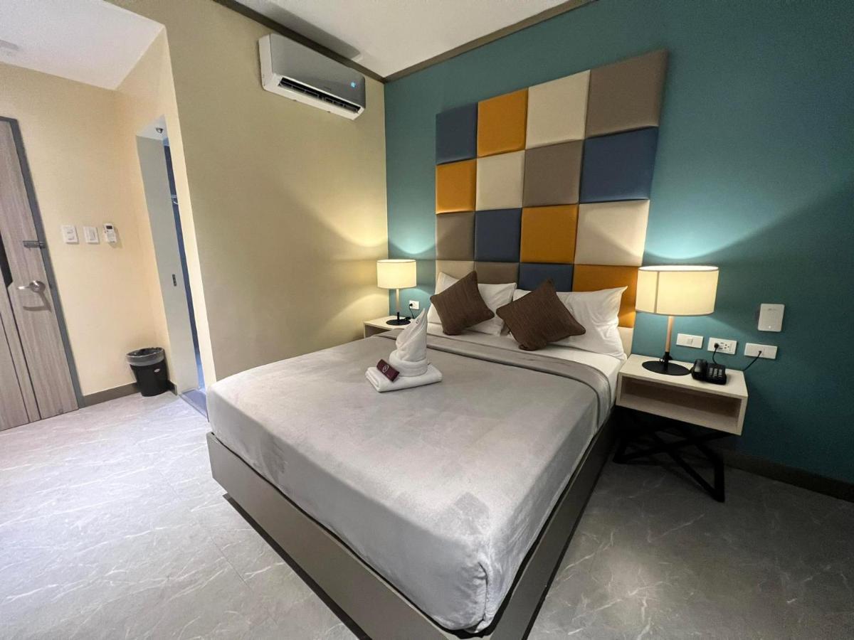 Yes Hotel Imus Cavite Extérieur photo