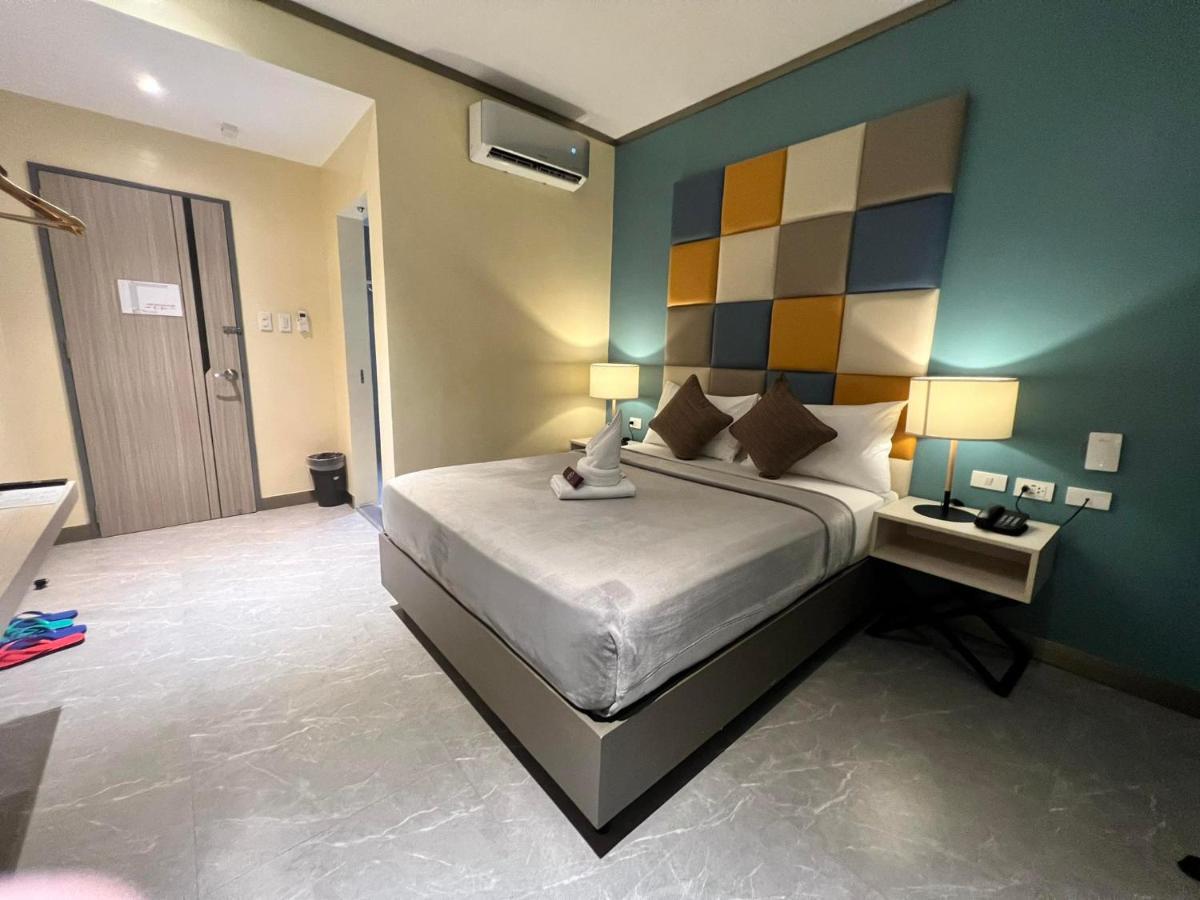 Yes Hotel Imus Cavite Extérieur photo
